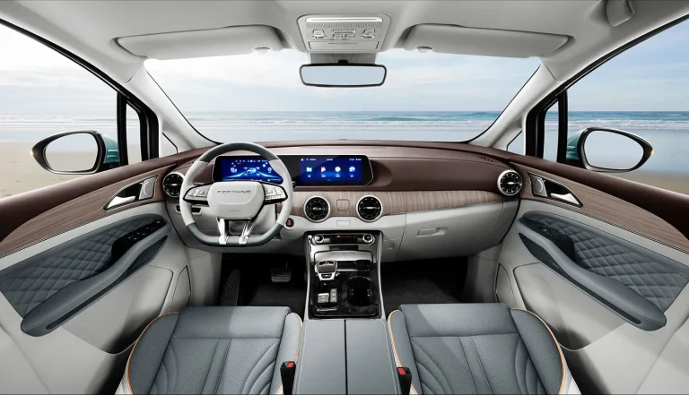 Forthing U TOUR vidaus salonas