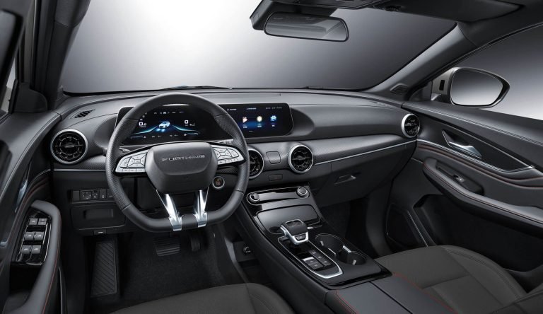 Forthing T5-EVO juodas salonas